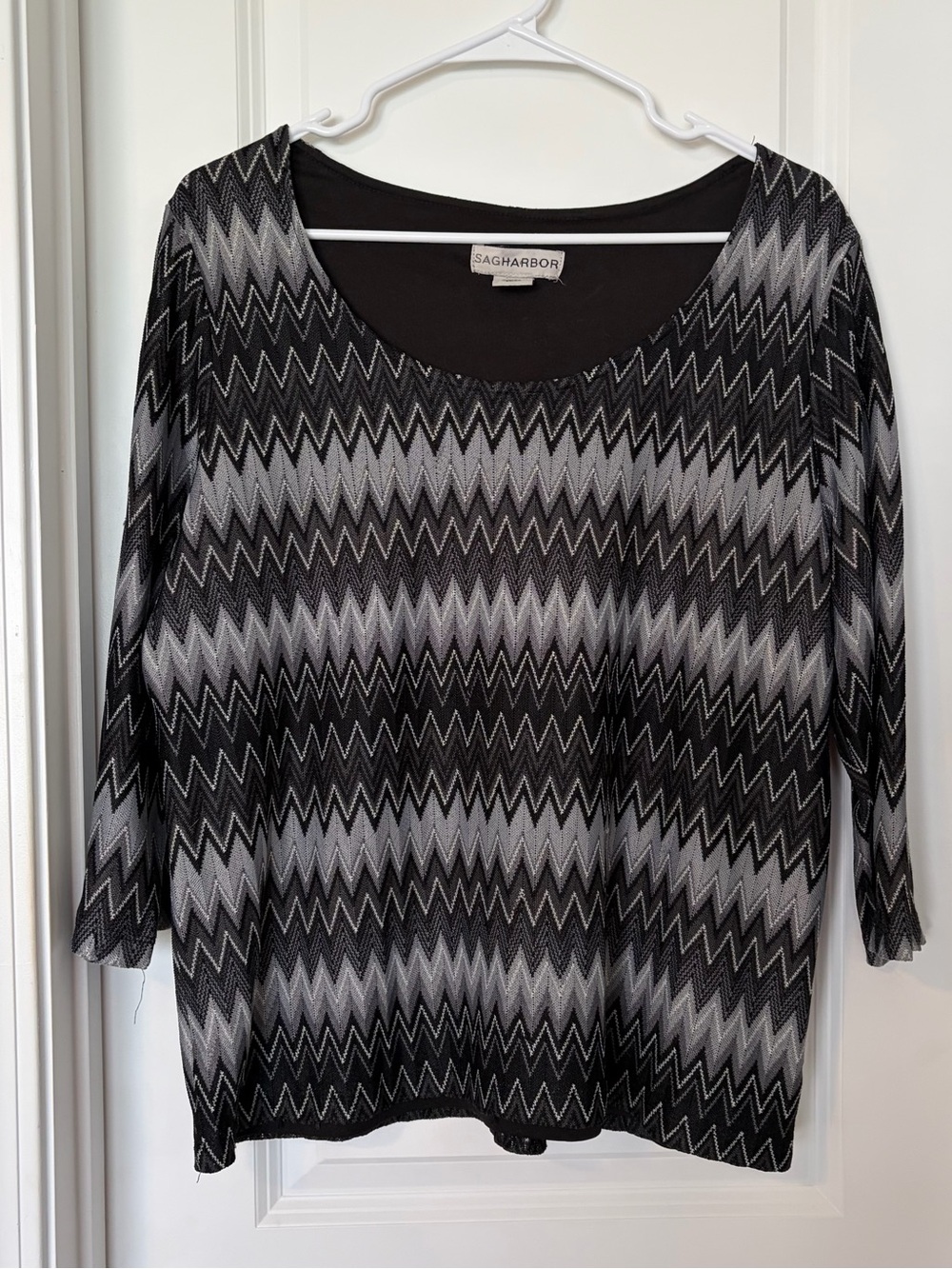 Sag Harbor Black Gray Chevron Scoop Neck Women's Top
Size XL